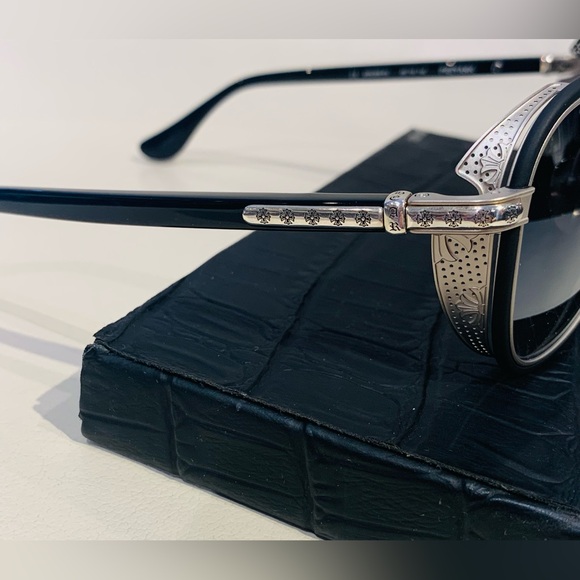 New CHROME HEARTS Sunglasses - Picture 4 of 15